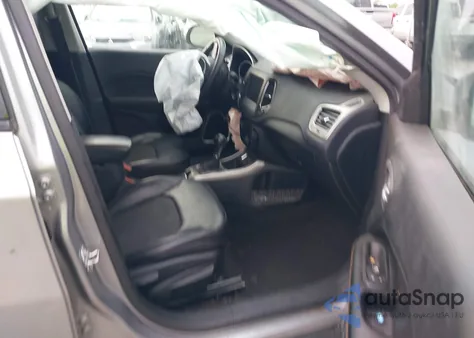 2017 Jeep New Compass Latitude Fwd from USA, damaged, VIN 3C4NJCBB7HT617199